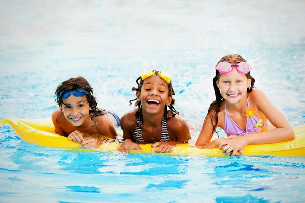 4 idées de jeux pour la piscine à découvrir sans tarder