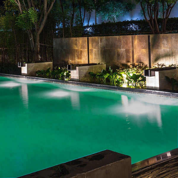 Projecteur de piscine multicolore